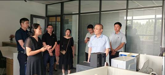 郑州市科技局副局长张朝峰一行来我校大学科技园调研指导