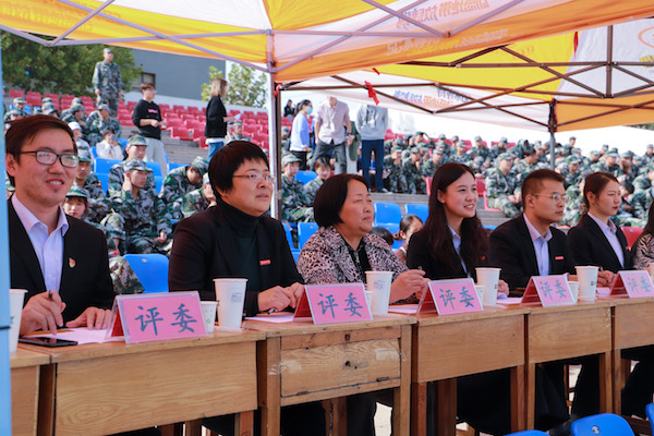 说明:http://www.zzife.edu.cn/picture/article/63/ec/01/4d5d67994db8ae5483276a7b4962/57588e64-40cb-43f9-ab99-2cc7f251897a.jpg