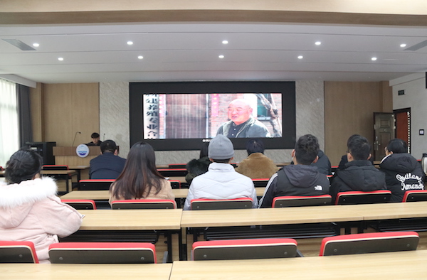 说明:http://www.zzife.edu.cn/picture/article/63/99/51/889720fa418ebe90ee085a814495/4cb3f62d-c4cd-492a-95b0-04a718ac66f9.jpg