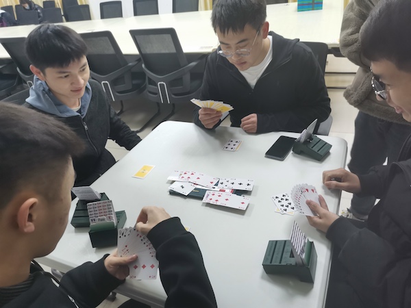 说明:http://www.zzife.edu.cn/picture/article/63/18/78/9ea342ac4cb183226ea54424dd8d/5595a4d7-acae-4503-ac85-4d1f5589b7db.jpg