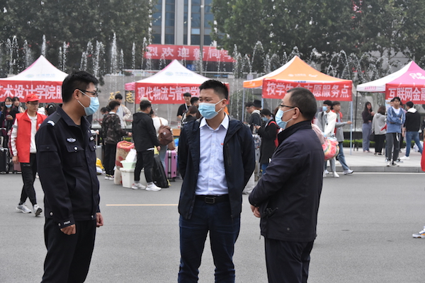 说明:http://www.zzife.edu.cn/picture/article/63/4b/cf/b2e1b88e486fba7096e921e86fea/50cf604c-8c8f-40c7-89c8-cca093a8e195.jpg