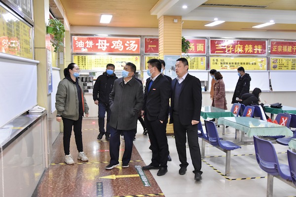 http://xww.zzife.edu.cn/picture/article/63/8f/7a/72c7254448e6b2a7d1faf695376a/52a1d22b-eef5-4137-b5c2-004a4cef7a1a.jpg